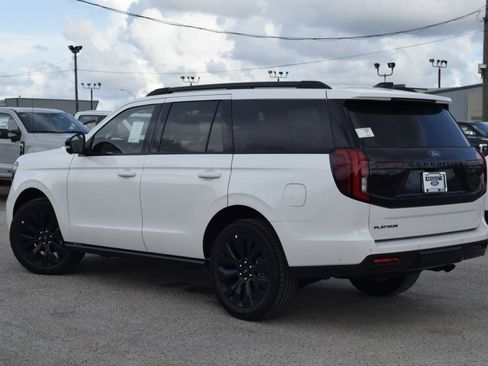 New 2025 Ford Expedition Platinum w/ Stealth Appearance Package image 4