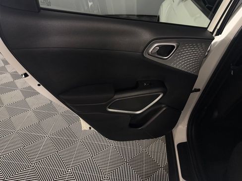 Used 2025 Kia Soul FWD image 29