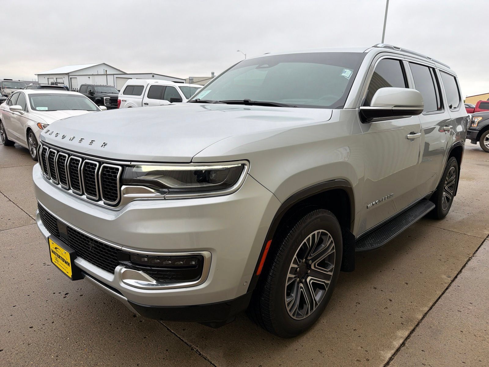Used 2022 Jeep Wagoneer Series III AWD/4WD image 4