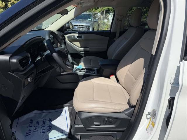 Used 2023 Ford Explorer XLT w/ Equipment Group 202A AWD/4WD image 15