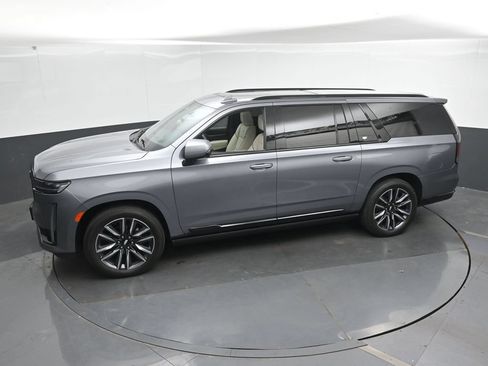 Used 2021 Cadillac Escalade ESV Sport w/ Driver Assist Tech Package AWD/4WD image 37