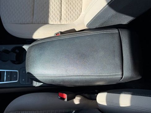 Used 2021 Ford Escape SE FWD image 18