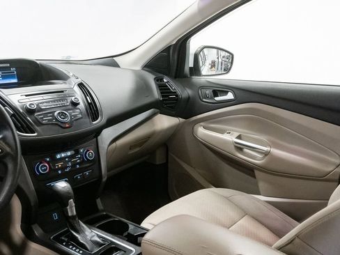Used 2017 Ford Escape SE FWD image 11