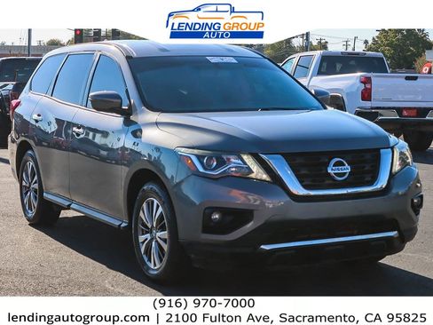Used 2019 Nissan Pathfinder SV image 5