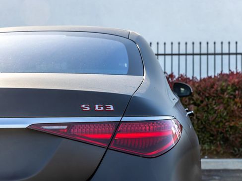 Used 2024 Mercedes-Benz S 63 AMG S image 17