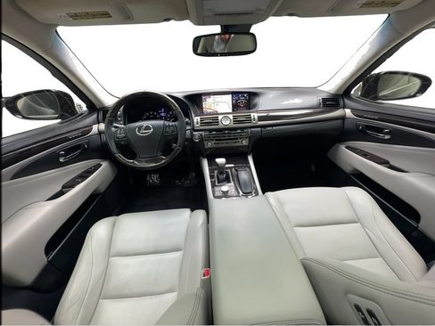 Used 2015 Lexus LS 460 w/ Ultra Luxury Package RWD image 40