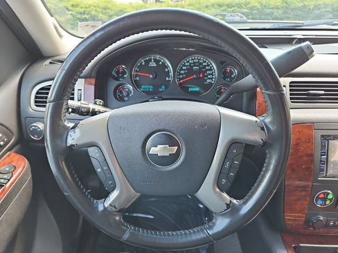 Used 2010 Chevrolet Suburban LTZ AWD/4WD image 15