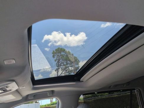 Certified 2023 Toyota Highlander XLE FWD image 20