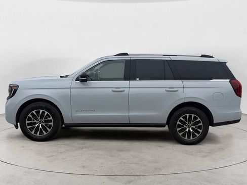 Certified 2025 Ford Expedition Platinum AWD/4WD image 2