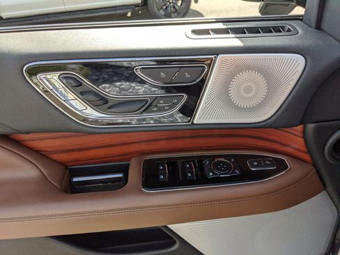 Used 2024 Lincoln Navigator L Reserve image 18