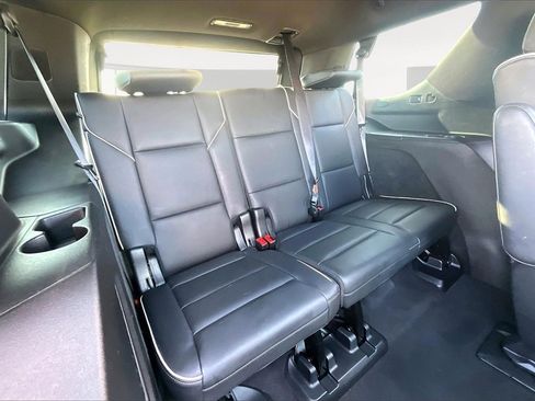 Used 2021 Cadillac Escalade Premium Luxury image 30