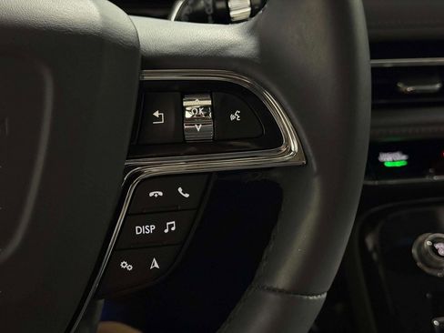 Certified 2023 Lincoln Nautilus Reserve image 12