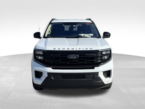 Used 2025 Ford Expedition Active RWD image 4