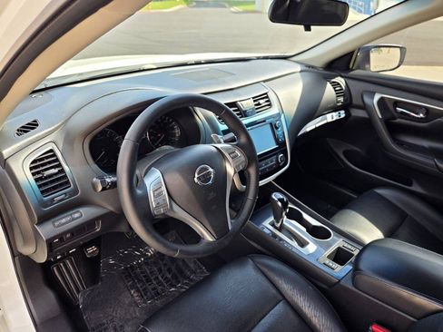 Used 2018 Nissan Altima 2.5 SR w/ SR Midnight Edition FWD image 13