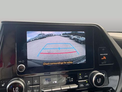 Used 2023 Toyota Highlander XSE FWD image 27
