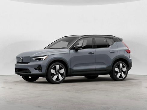 Certified 2023 Volvo XC40 Recharge Plus image 6