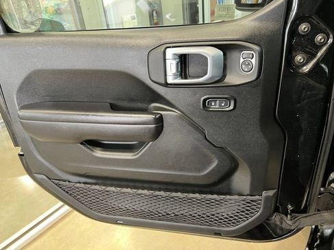 Used 2021 Jeep Gladiator Mojave AWD/4WD image 14