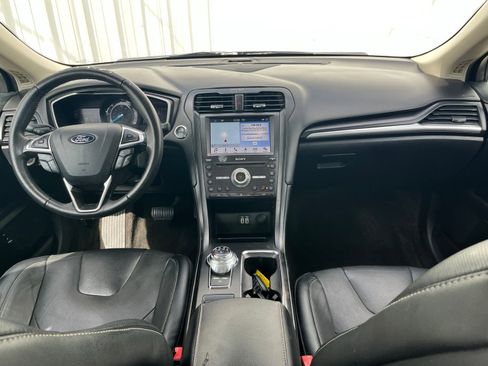 Used 2019 Ford Fusion Titanium FWD image 18