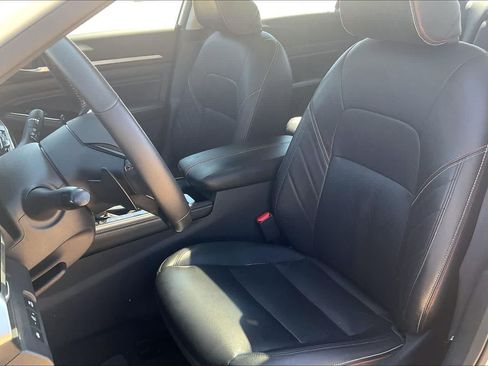 Used 2023 Nissan Altima 2.5 SR w/ SR Premium Package FWD image 9