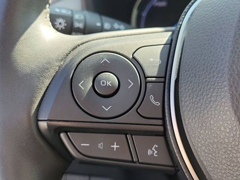 Used 2019 Toyota RAV4 Limited image 32