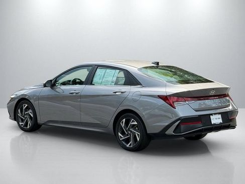 Used 2024 Hyundai Elantra Limited FWD image 5
