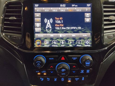 Used 2022 Jeep Grand Cherokee Limited w/ Tech Group RWD image 25