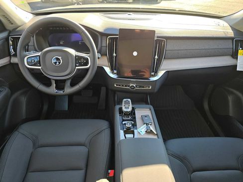 New 2026 Volvo XC90 T8 Plus w/ Protection Package Premier AWD/4WD image 18