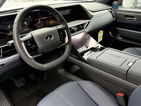 New 2026 INFINITI QX80 4WD image 9