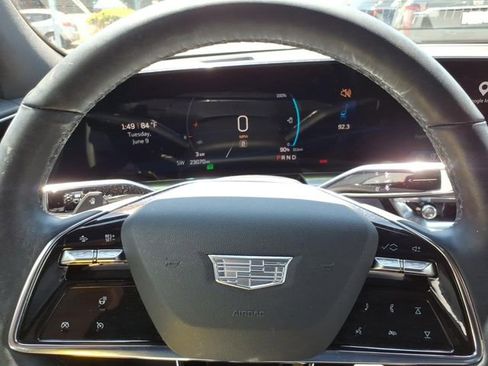 Certified 2024 Cadillac Lyriq Luxury AWD/4WD image 15