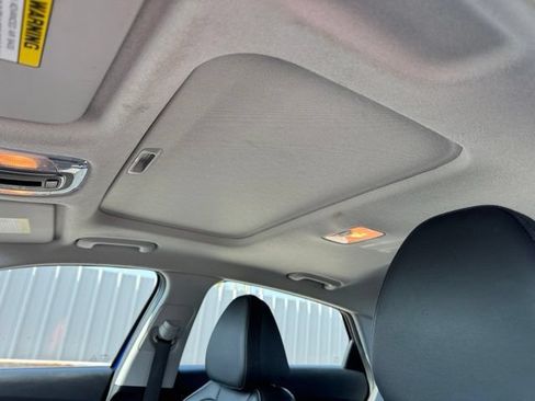 Used 2025 Hyundai Elantra Limited FWD image 12