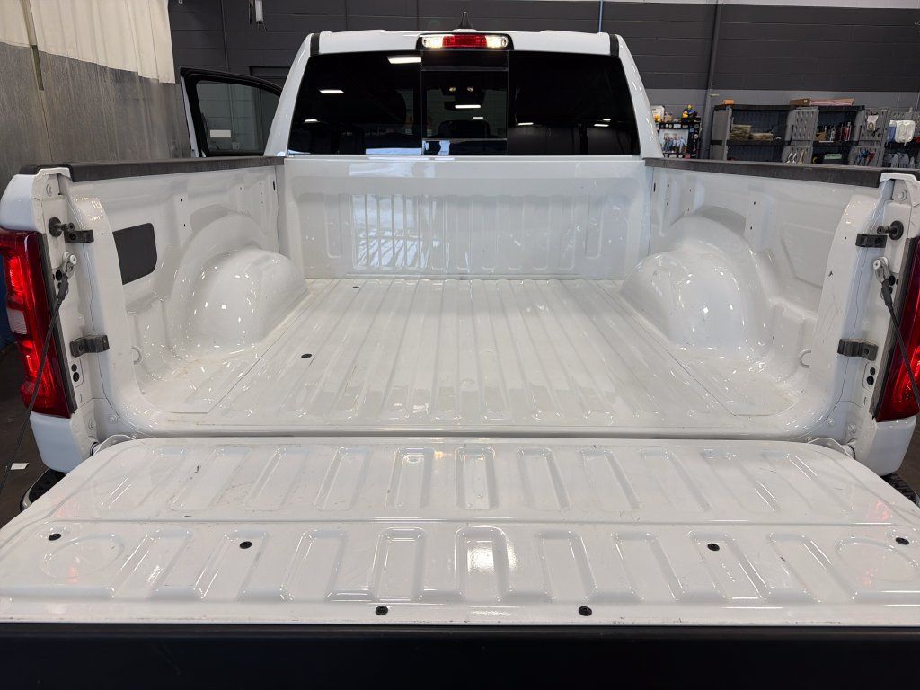 Used 2025 RAM 1500 Big Horn AWD/4WD image 18