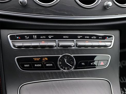 Used 2018 Mercedes-Benz E 43 AMG 4MATIC Sedan w/ Premium 2 Package image 27