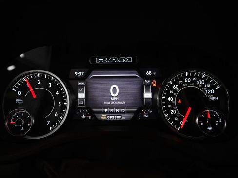 Used 2021 RAM 1500 Laramie AWD/4WD image 2