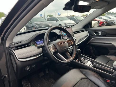 Used 2022 Jeep Compass Latitude w/ Convenience Group AWD/4WD image 2