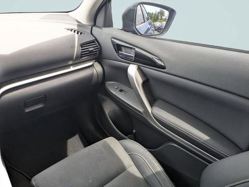 Used 2022 Mitsubishi Eclipse Cross FWD image 16