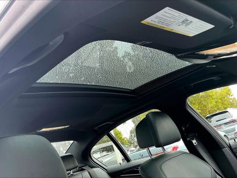 Used 2020 BMW M550i xDrive image 24