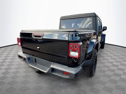 Used 2021 Jeep Gladiator Willys image 6