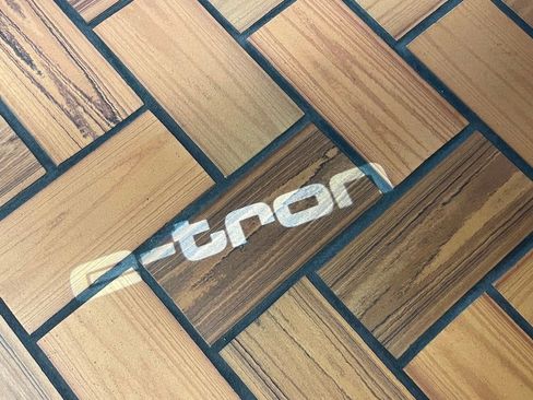 Used 2022 Audi e-tron Premium w/ Convenience Plus Package image 17