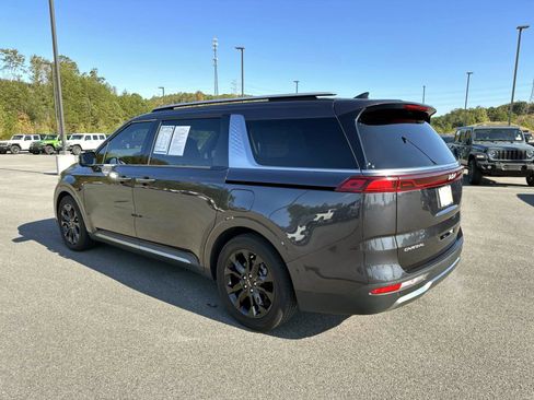 Used 2024 Kia Carnival SX Prestige image 7