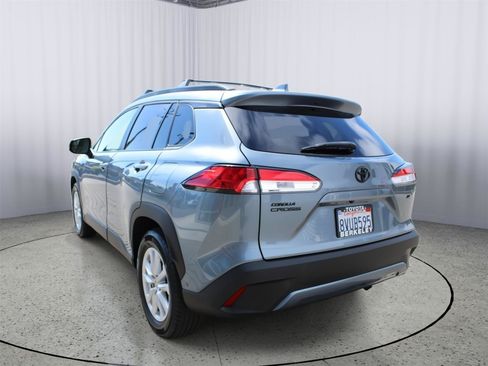 Used 2022 Toyota Corolla Cross LE w/ Black Badges Package (TMS) FWD image 6