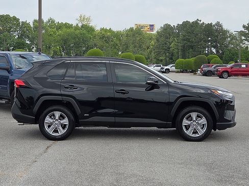 Used 2025 Toyota RAV4 XLE w/ Convenience Package AWD/4WD image 6