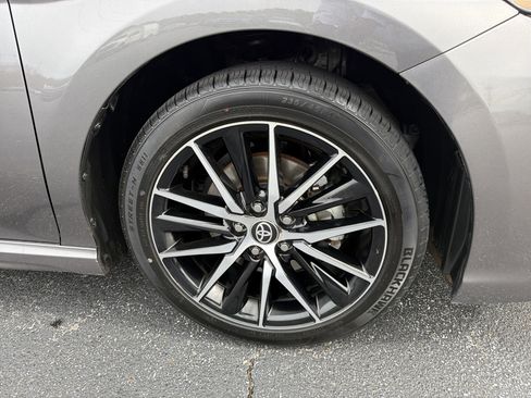 Used 2024 Toyota Camry SE image 12