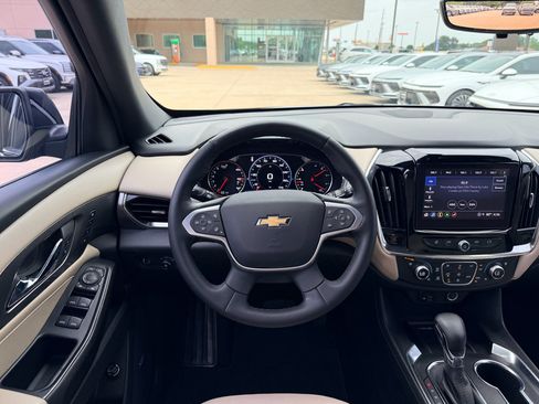 Used 2023 Chevrolet Traverse Premier AWD/4WD image 16