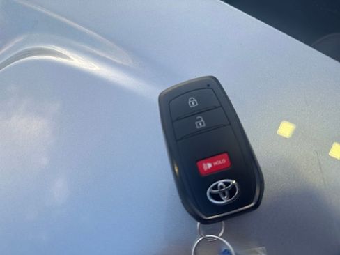 Used 2024 Toyota Tacoma TRD Off-Road image 30