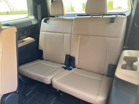 Used 2024 Hyundai Santa Fe Limited FWD image 18