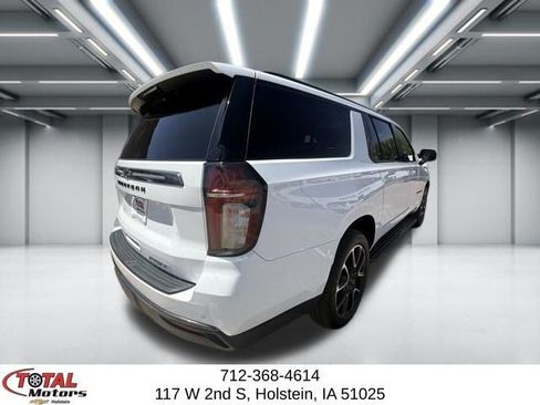 Used 2022 Chevrolet Suburban RST w/ Luxury Package AWD/4WD image 7