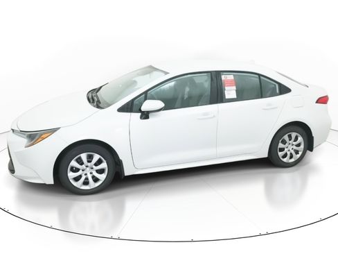 New 2026 Toyota Corolla LE image 2