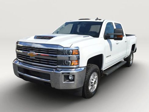 Used 2017 Chevrolet Silverado 2500 LT w/ LT Convenience Package image 2