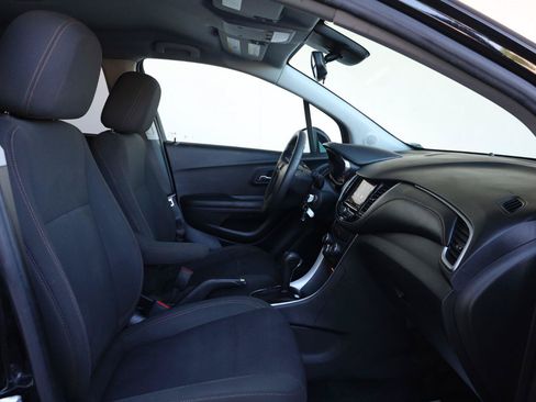 Used 2022 Chevrolet Trax LS w/ Tint and Cruise Package FWD image 25
