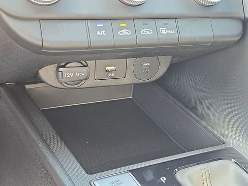 New 2026 Hyundai Elantra SE FWD image 32
